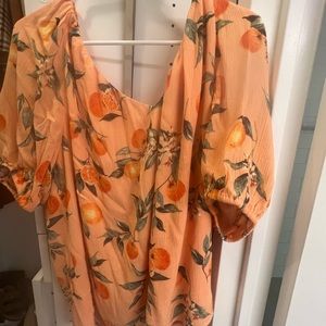 Fun summer top!  Never worn, doesn’t have tag on it but it’s brand new!